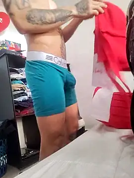 rey692 online show from February 25, 2026, 1:44 pm