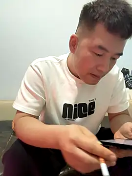 zxb757369 online show from October 24, 2025, 10:47 am