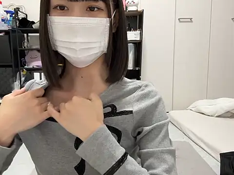 Snapshot of tsu_mu_gi_ chatting on October 24, 2025, 8:13 am tsu mu gi  online show from October 24, 2025, 8:13 am