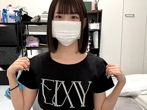Snapshot of tsu_mu_gi_ chatting on September 26, 2025, 8:10 am tsu mu gi  online show from September 26, 2025, 8:10 am