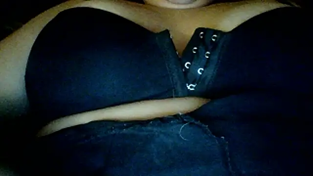 Snapshot of Nice_n_hairy580 chatting on November 6, 2025, 5:00 am Nice n hairy580 online show from November 6, 2025, 5:00 am