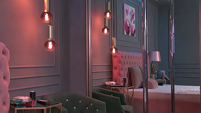 Snapshot of SallyMadison chatting on December 15, 2025, 5:52 pm SallyMadison online show from December 15, 2025, 5:52 pm