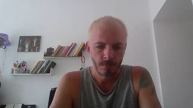 Snapshot of xtrppyx chatting on September 29, 2025, 10:44 am xtrppyx online show from September 29, 2025, 10:44 am