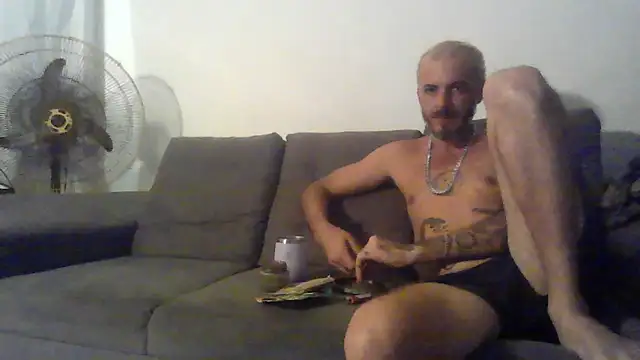 Snapshot of xtrppyx chatting on October 11, 2025, 6:47 am xtrppyx online show from October 11, 2025, 6:47 am