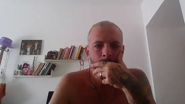 Snapshot of xtrppyx chatting on October 20, 2025, 11:33 am xtrppyx online show from October 20, 2025, 11:33 am