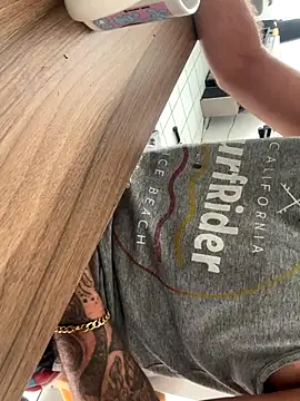 Snapshot of xtrppyx chatting on October 27, 2025, 9:10 am xtrppyx online show from October 27, 2025, 9:10 am