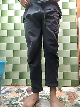 TOPMOON001 online show from November 13, 2025, 5:33 am