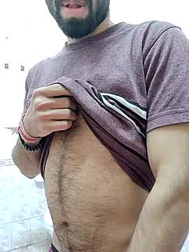 TOPMOON001 online show from November 21, 2025, 6:18 pm