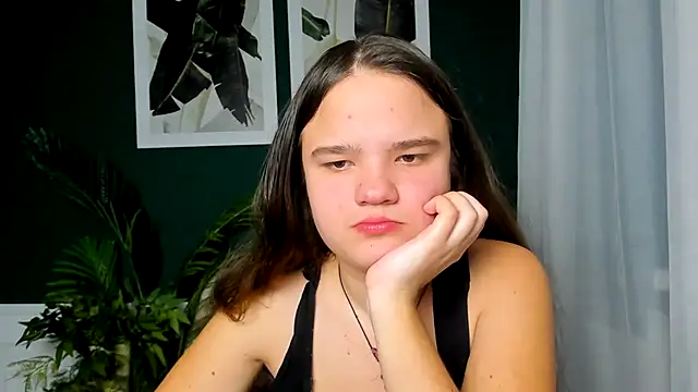 AdeleCruz online show from February 20, 2026, 1:02 pm