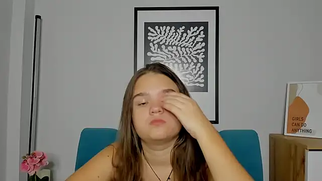 Snapshot of AdeleCruz chatting on November 5, 2025, 8:06 am AdeleCruz online show from November 5, 2025, 8:06 am