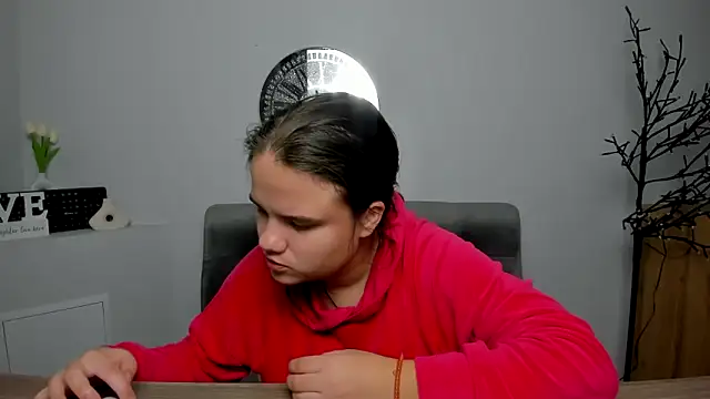 Snapshot of AdeleCruz chatting on November 16, 2025, 1:05 pm AdeleCruz online show from November 16, 2025, 1:05 pm