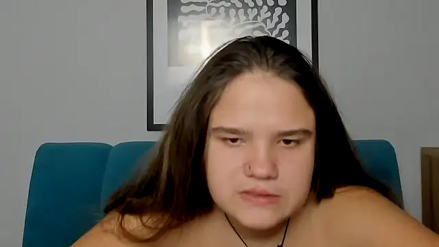 Snapshot of AdeleCruz chatting on November 28, 2025, 1:11 pm AdeleCruz online show from November 28, 2025, 1:11 pm