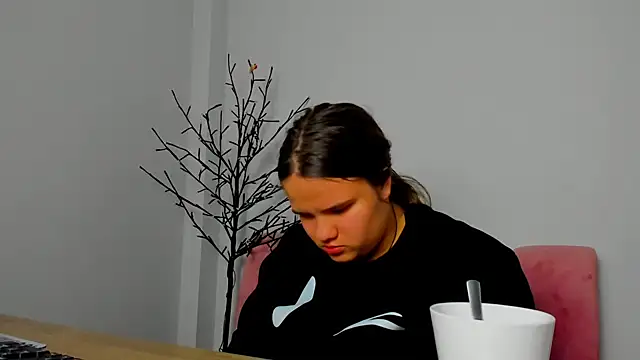 Snapshot of AdeleCruz chatting on March 16, 2025, 4:23 pm AdeleCruz online show from March 16, 2025, 4:23 pm