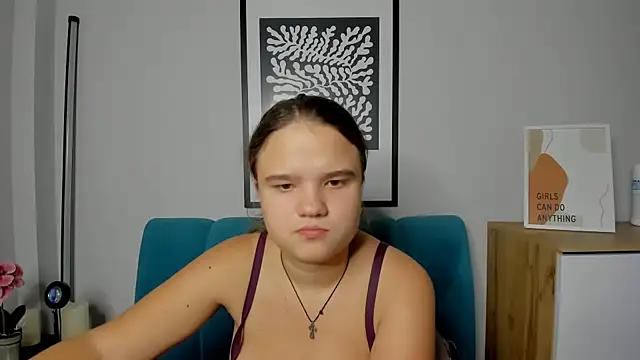 Snapshot of AdeleCruz chatting on November 10, 2025, 1:05 pm AdeleCruz online show from November 10, 2025, 1:05 pm