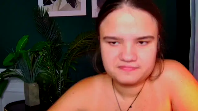 Snapshot of AdeleCruz chatting on November 12, 2025, 1:15 pm AdeleCruz online show from November 12, 2025, 1:15 pm