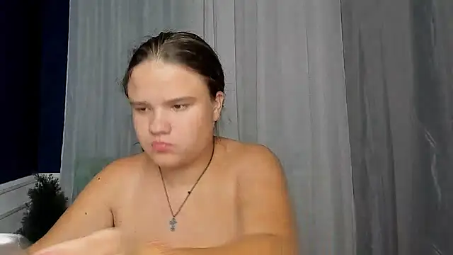 Snapshot of AdeleCruz chatting on September 27, 2025, 12:11 pm AdeleCruz online show from September 27, 2025, 12:11 pm