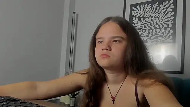 AdeleCruz online show from April 22, 2026, 12:01 pm