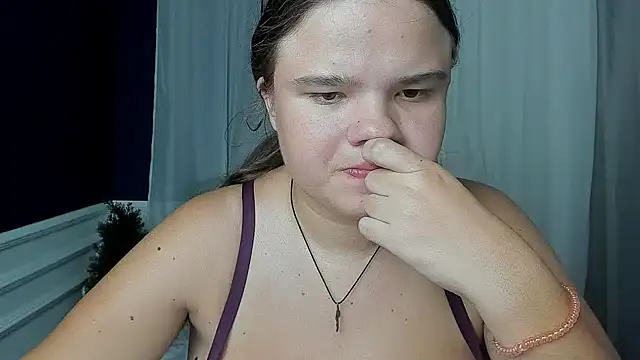 Snapshot of AdeleCruz chatting on September 15, 2025, 12:16 pm AdeleCruz online show from September 15, 2025, 12:16 pm