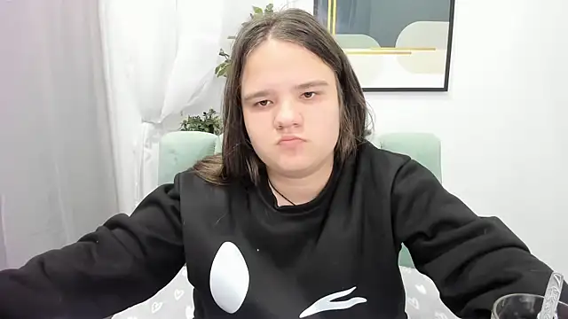 Snapshot of AdeleCruz chatting on March 4, 2025, 4:30 pm AdeleCruz online show from March 4, 2025, 4:30 pm