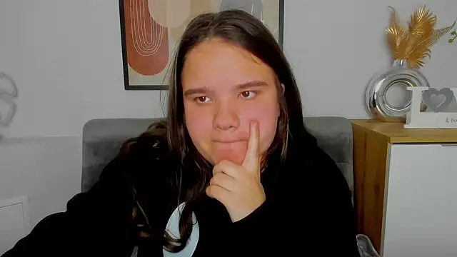 Snapshot of AdeleCruz chatting on March 20, 2025, 4:20 pm AdeleCruz online show from March 20, 2025, 4:20 pm