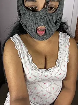 ArathyNambyarMallu online show from January 21, 2025, 3:32 pm