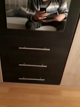 Schwach041967 online show from November 8, 2025, 6:39 am