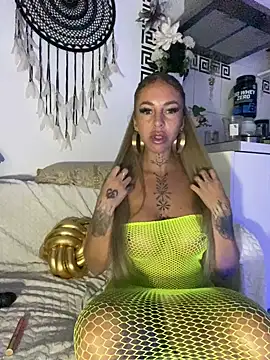 Snapshot of CheekyChels chatting on March 19, 2025, 10:31 pm CheekyChels online show from March 19, 2025, 10:31 pm