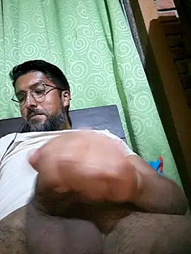 ElHades086 online show from October 18, 2025, 3:19 am