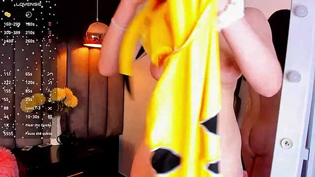 chelsea bolton  online show from November 26, 2025, 12:38 pm