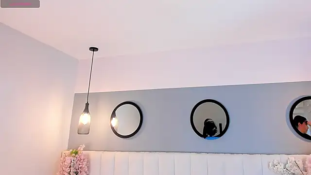 chelsea bolton  online show from April 4, 2026, 12:23 pm