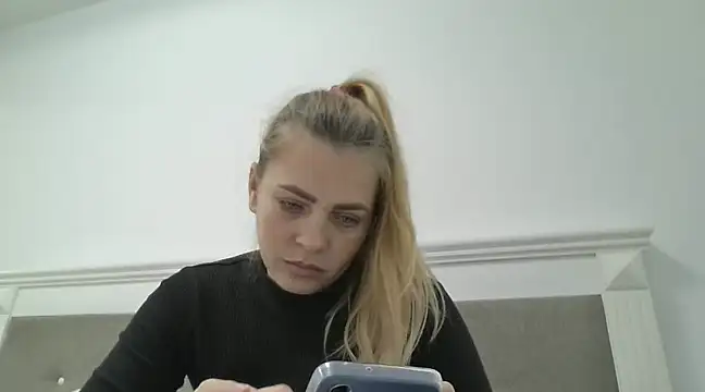 AnnaBell2025 online show from February 14, 2025, 6:29 pm