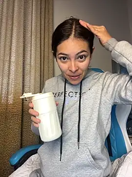 Snapshot of Aleska_Miami chatting on September 30, 2025, 2:12 pm Aleska Miami online show from September 30, 2025, 2:12 pm