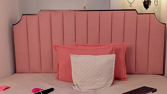 KarenSims online show from September 9, 2025, 6:28 pm