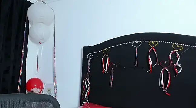 Snapshot of Cleo_Hott chatting on February 20, 2025, 9:22 am Cleo Hott online show from February 20, 2025, 9:22 am