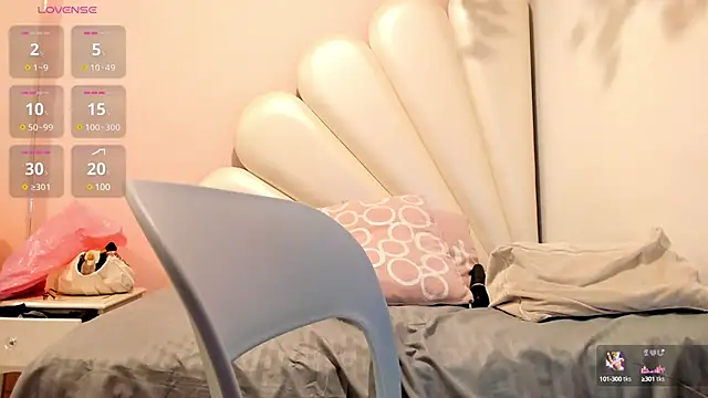 Thifany Hampton  online show from March 19, 2025, 10:53 pm