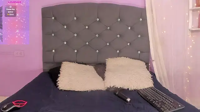 naomii 0 online show from January 8, 2026, 1:06 pm