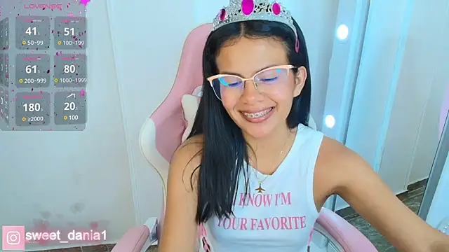 sweet dania  online show from March 1, 2025, 3:43 am