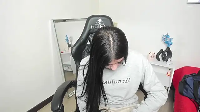 Sara willow online show from January 22, 2025, 6:10 pm