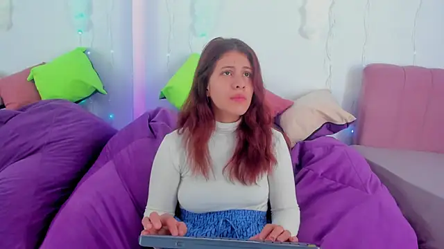 Snapshot of MiaQueen021 chatting on September 26, 2025, 2:02 pm MiaQueen021 online show from September 26, 2025, 2:02 pm