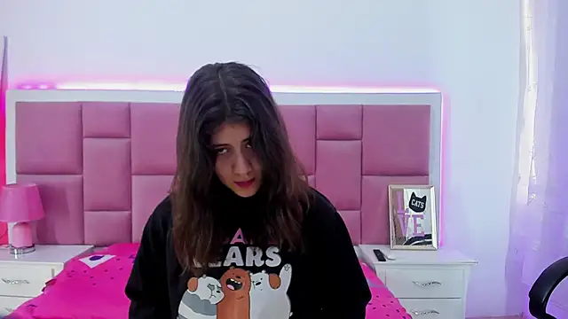 Snapshot of MiaQueen021 chatting on March 17, 2025, 8:09 pm MiaQueen021 online show from March 17, 2025, 8:09 pm