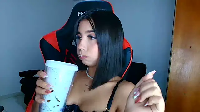 Rousse violett online show from February 2, 2026, 9:58 pm