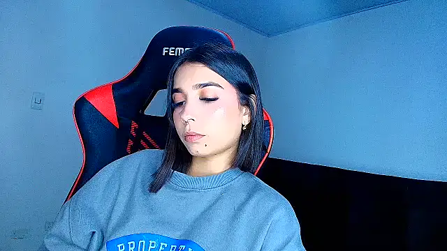 Rousse violett online show from April 17, 2026, 12:46 am