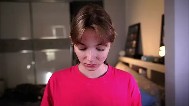 ileanacampbe online show from September 23, 2025, 4:19 am