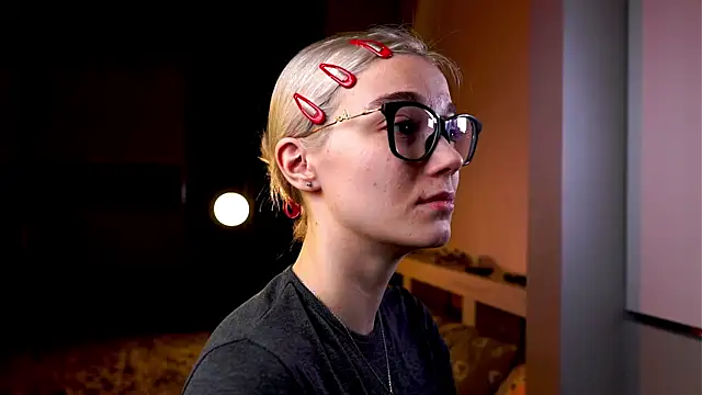 ileanacampbe online show from January 25, 2025, 6:45 am