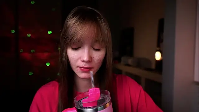 ileanacampbe online show from November 10, 2025, 4:28 am