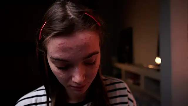 ileanacampbe online show from December 2, 2025, 4:25 am