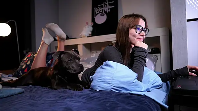 ileanacampbe online show from November 14, 2025, 4:38 am