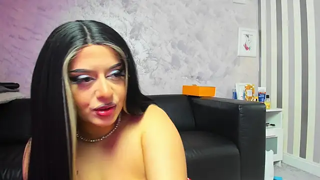 Snapshot of divineariax chatting on January 18, 2025, 6:24 am divineariax online show from January 18, 2025, 6:24 am