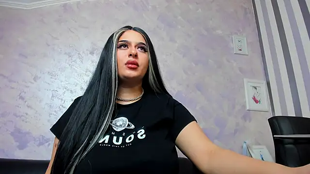 Snapshot of divineariax chatting on January 12, 2025, 6:49 am divineariax online show from January 12, 2025, 6:49 am