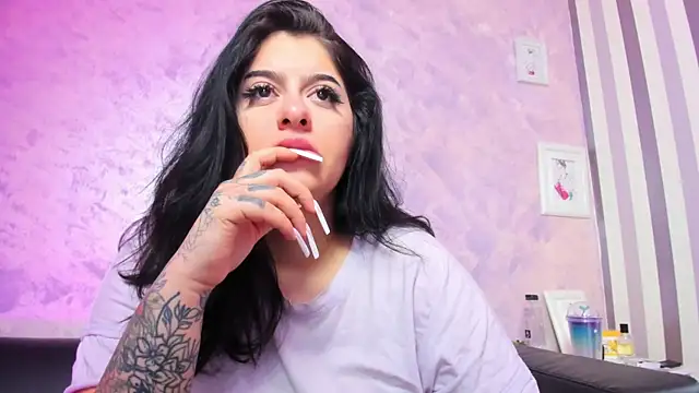 Snapshot of divineariax chatting on January 22, 2025, 5:59 am divineariax online show from January 22, 2025, 5:59 am